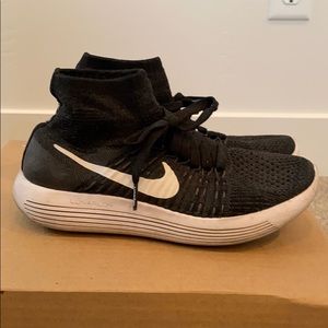 Nike LunarEpic black size women’s 7